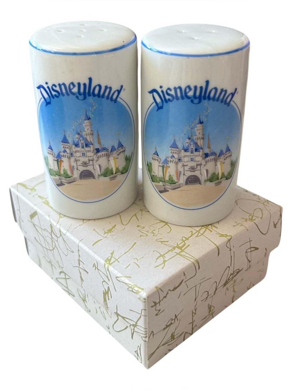 Vintage Disneyland Japan Porcelain Salt & Pepper Shakers Castle New In Box